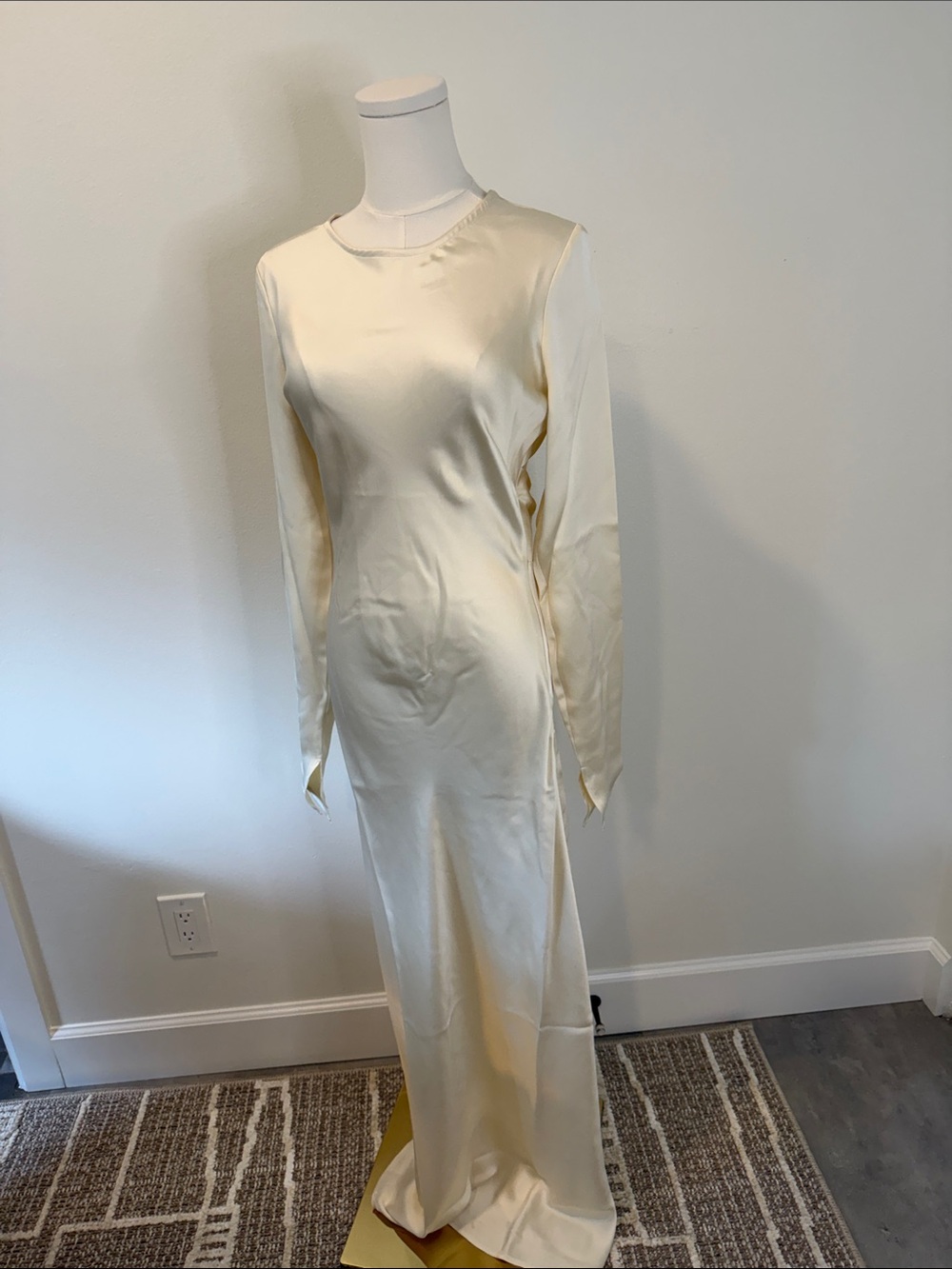 NWT WeWoreWhat Silky Charm Backless Gown Ecru Size 8 $158